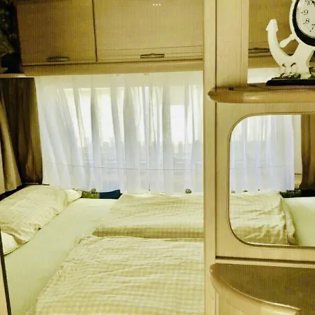 Eleganter-wohnwagen-in-groemitz-350m-vom-meer-voll-eingerichtet 格洛米茨